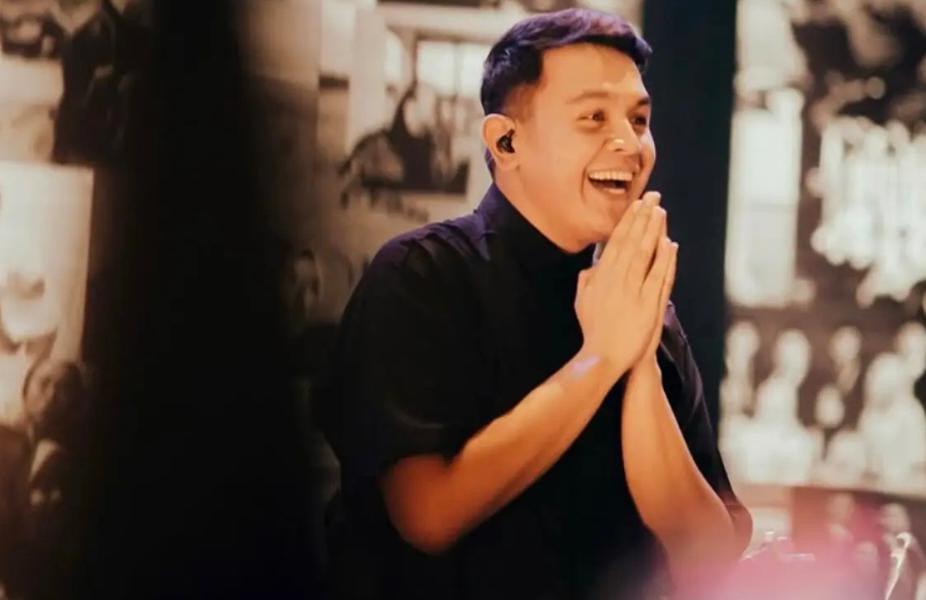 Makna Lagu Sepatu – Kisah Cinta yang Tak Pernah Bersatu