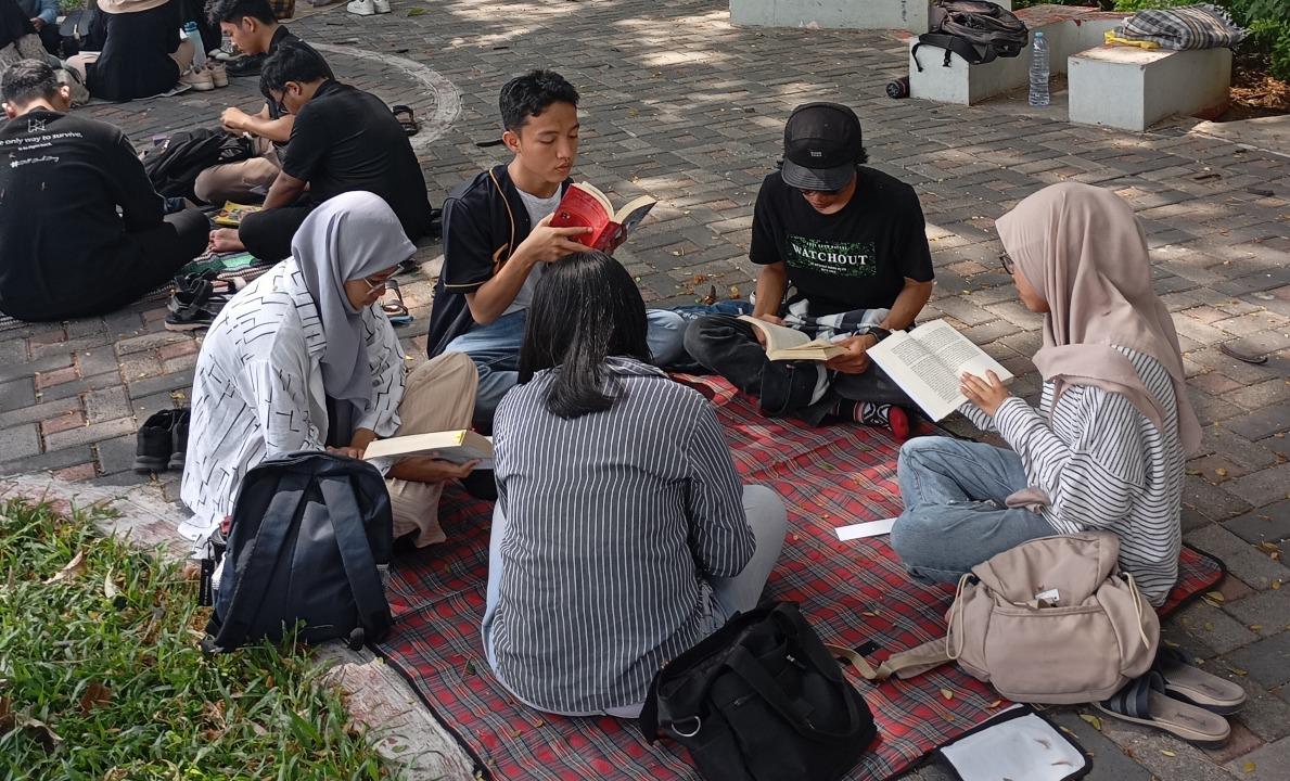 Ada 5 Komunitas Baca Paling Asik, Nih! Cocok Buat Kamu yang Ngga Pengen Baca Sendirian!
