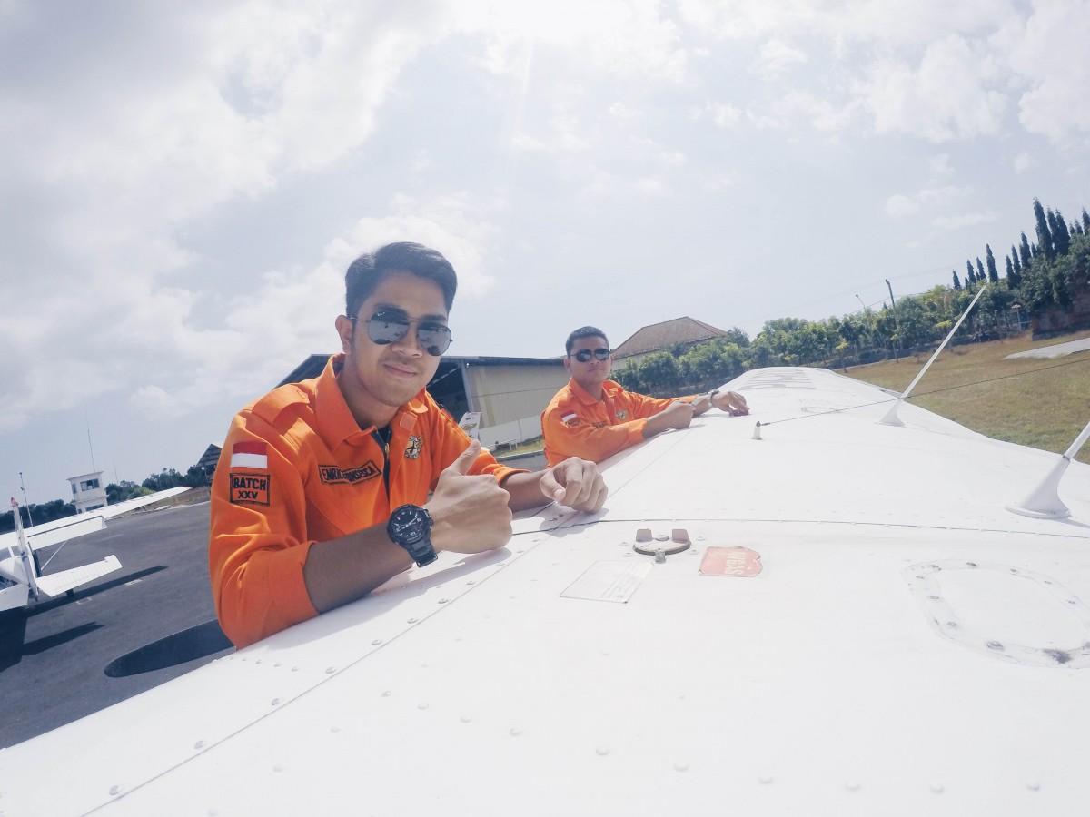 Tipe Pacar Idaman Para Pilot