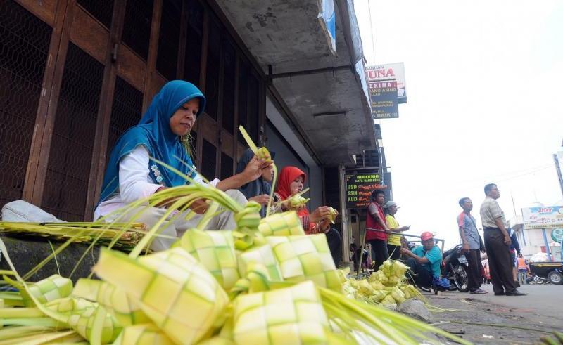 Kata Mereka yang Tetap Bertugas Saat Lebaran
