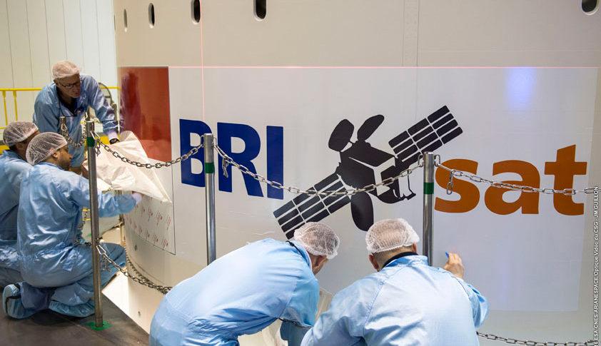 Indonesia Luncurkan Satelit Perbankan "BRIsat"