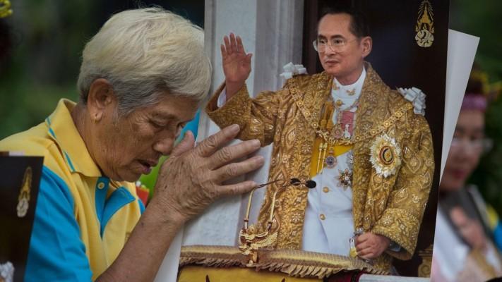 Alasan Raja Bhumibol Sangat Dicintai Masyarakat Thailand