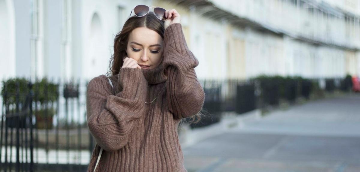 Coba Cara Mix and Match Sweater Ini Biar Kamu Tampil Stylish