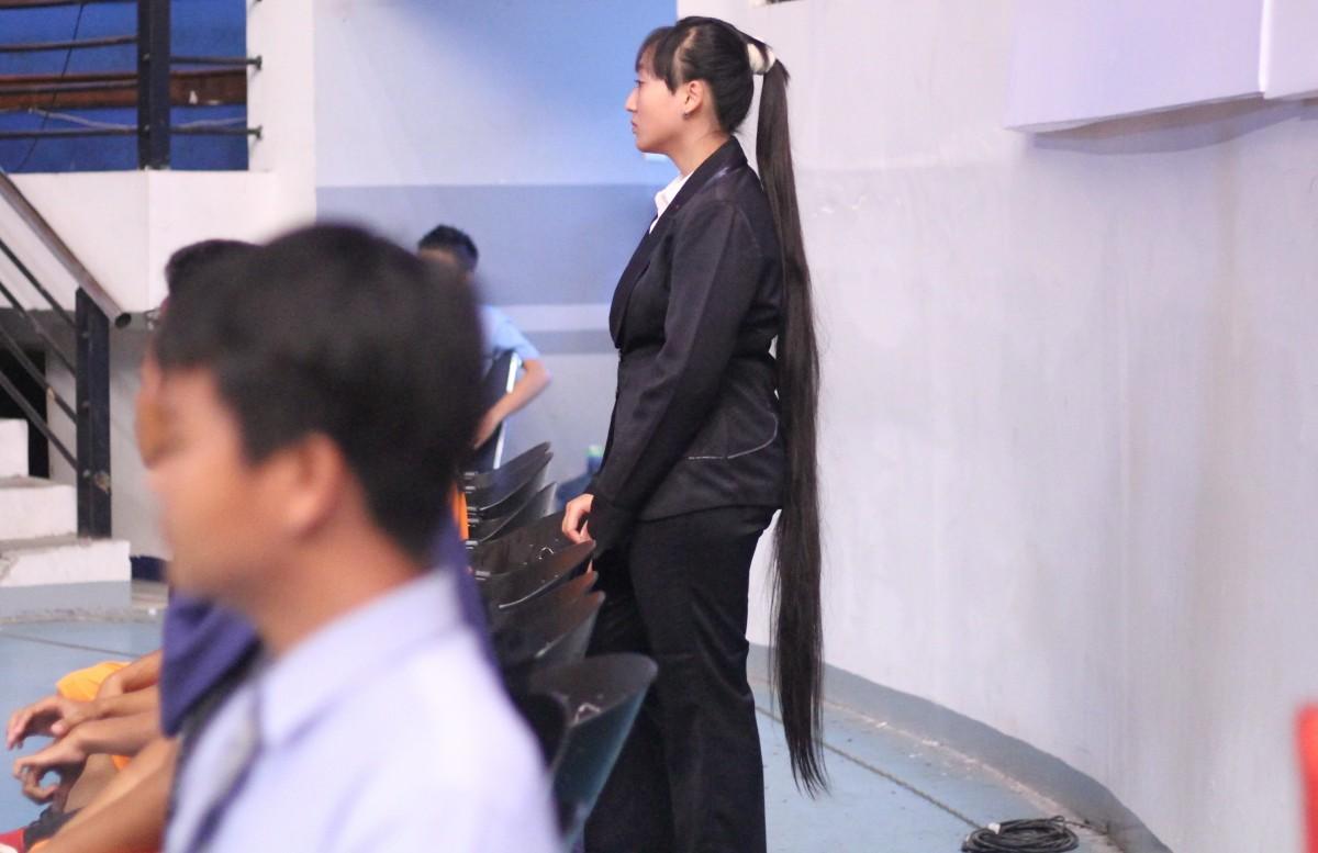 Puspita Dewi, Official SMAN 1 Krian Sidoarjo Yang Punya Rambut Super Panjang