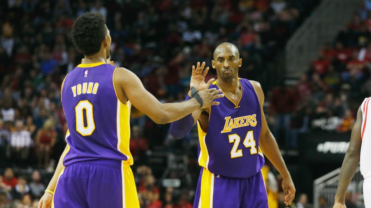 Kobe Bryant Tolak Tanda Tangani Sepatu Nick Young