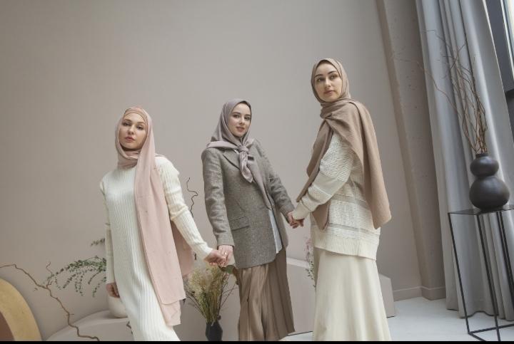 Inspirasi Outfit Lebaran 2025: Tampil Anggun dan Elegan