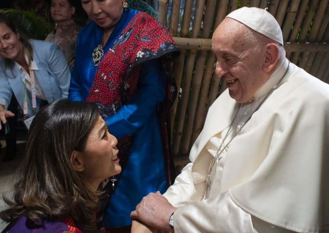 Merry Riana Ajak Masyarakat Indonesia Doakan Kesembuhan Paus Fransiskus