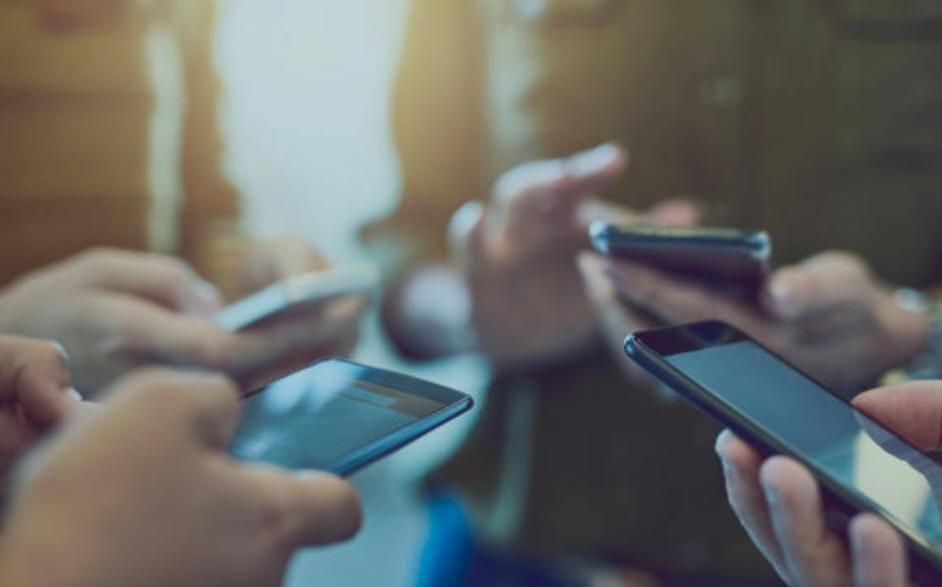 Gaya Hidup Low Exposure: Diam di Media Sosial, Nyaman di Kehidupan Nyata