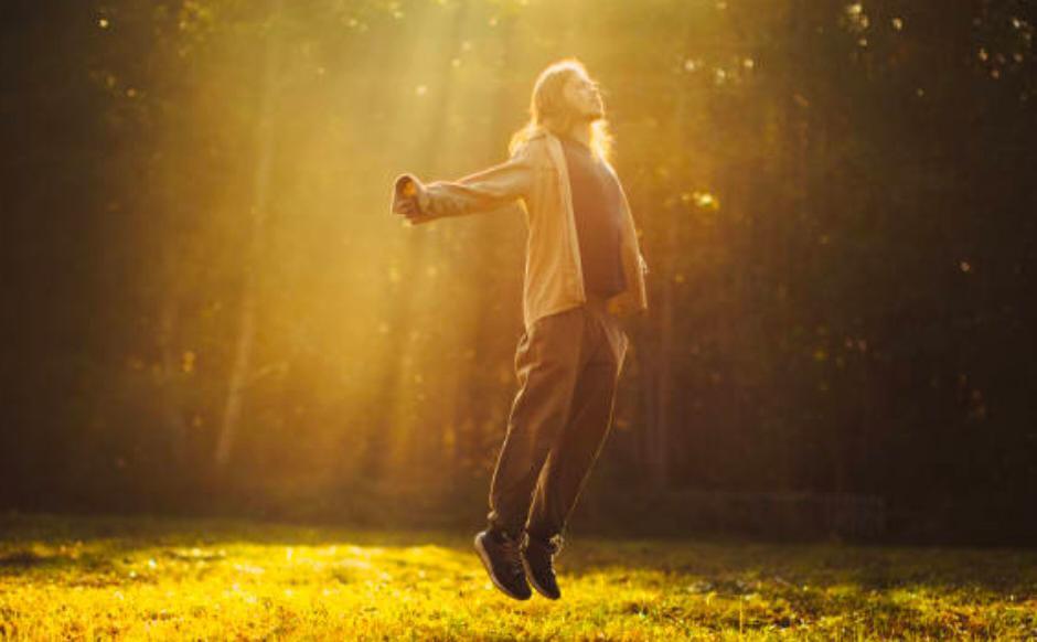 Aura Farming & Ilusi Cahaya Tubuh: Antara Tren Sosial dan Sains