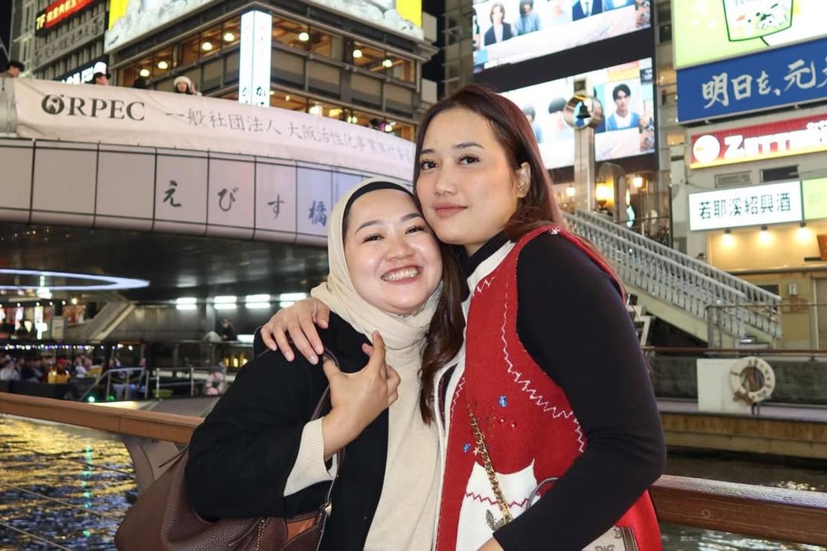 Vivi & Desti: Duo Pengacara Palsu yang Jadi Teman Makan Favorit Netizen