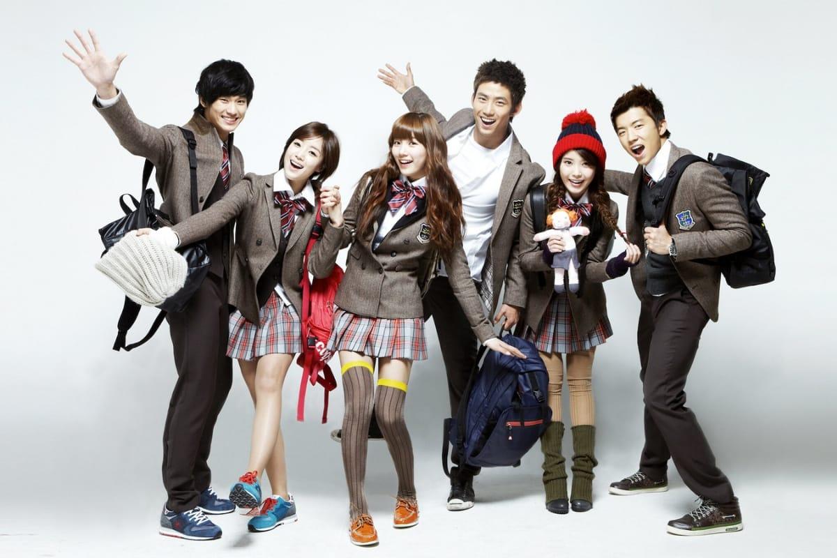 Dream High: Lagu Penyemangat Ikonik yang Masih Hidup di Hati Generasi Muda