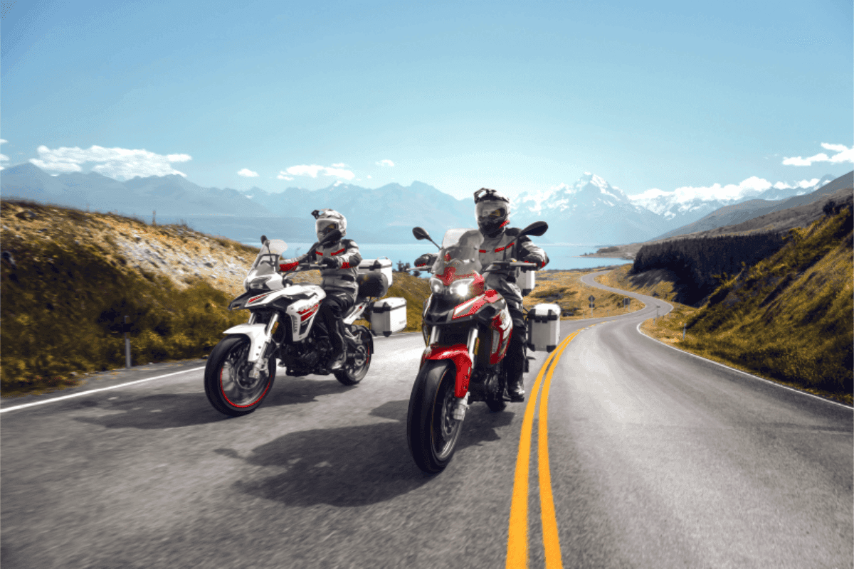 7 Rekomendasi Motor Touring 250cc Terbaik: Pilihan Pas Buat Kalian yang Suka Petualang!