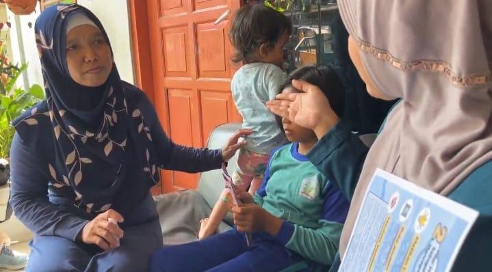 KKN 110 Undip Tingkatkan Pencahayaan Rumah Balita Stunting di Srondol Wetan