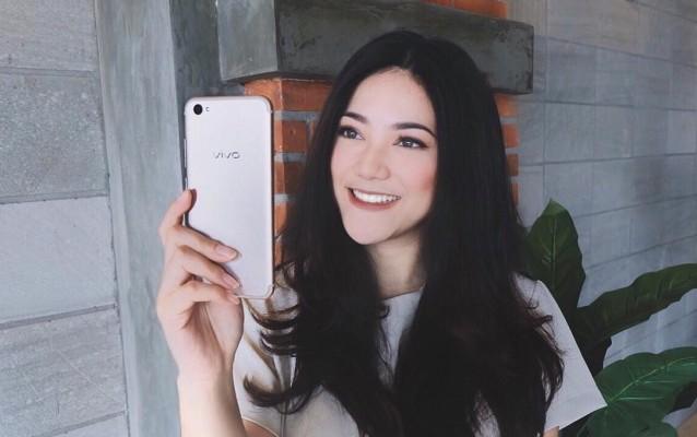 Terbaik! 5 Smartphone Ini Punya Kamera Selfie yang Kece Banget