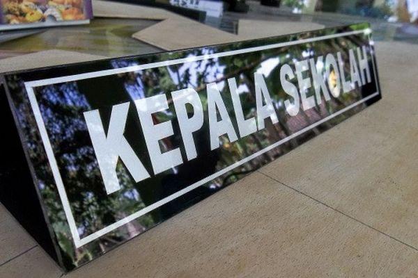 GAYA KEPEMIMPINAN SEKOLAH DALAM KONTEKS MANAJEMEN BERBASIS SEKOLAH