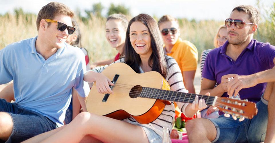 7 Alasan Cewek Ngerasa Asik Punya Sahabat Cowok